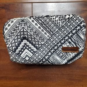 Ellen Tracy Black/White Cosmetic bag